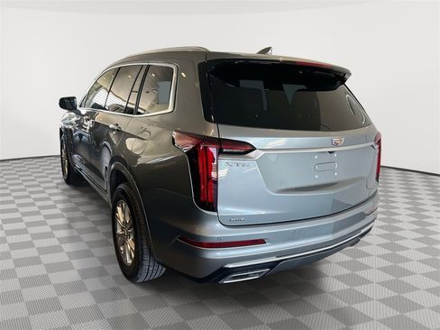 Certified 2025 Cadillac XT6 Luxury image 7
