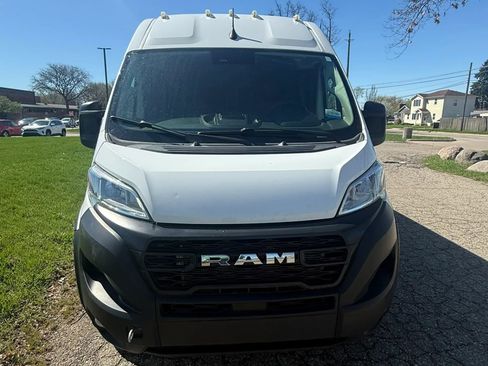 Used 2024 RAM ProMaster 2500 w/ Convenience Group FWD image 2