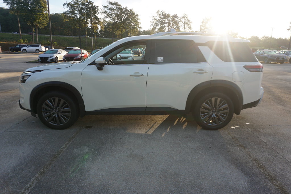 Used 2024 Nissan Pathfinder SL w/ SL Premium Package FWD image 21