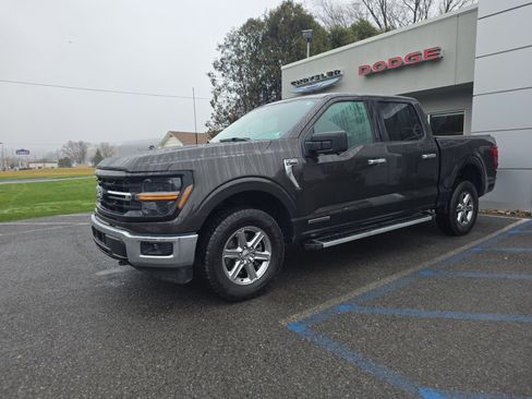 Used 2024 Ford F150 XLT w/ Mobile Office Package image 8