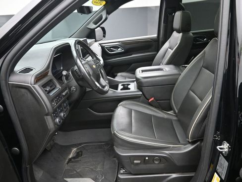 Used 2022 Chevrolet Tahoe Premier w/ Premium Package image 17