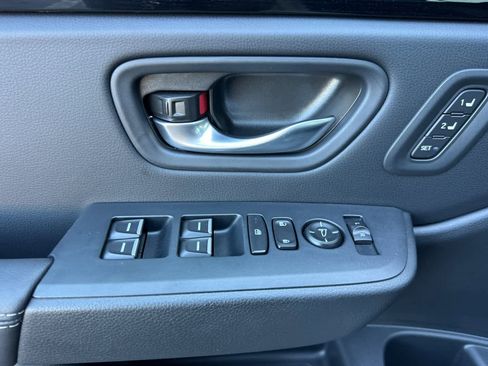 Certified 2025 Honda Pilot Touring image 11