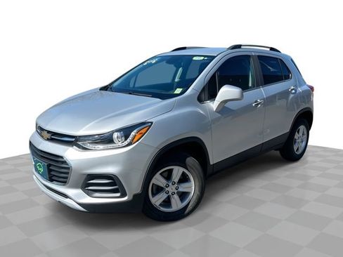 Certified 2020 Chevrolet Trax LT w/ LT Convenience Package AWD/4WD image 1