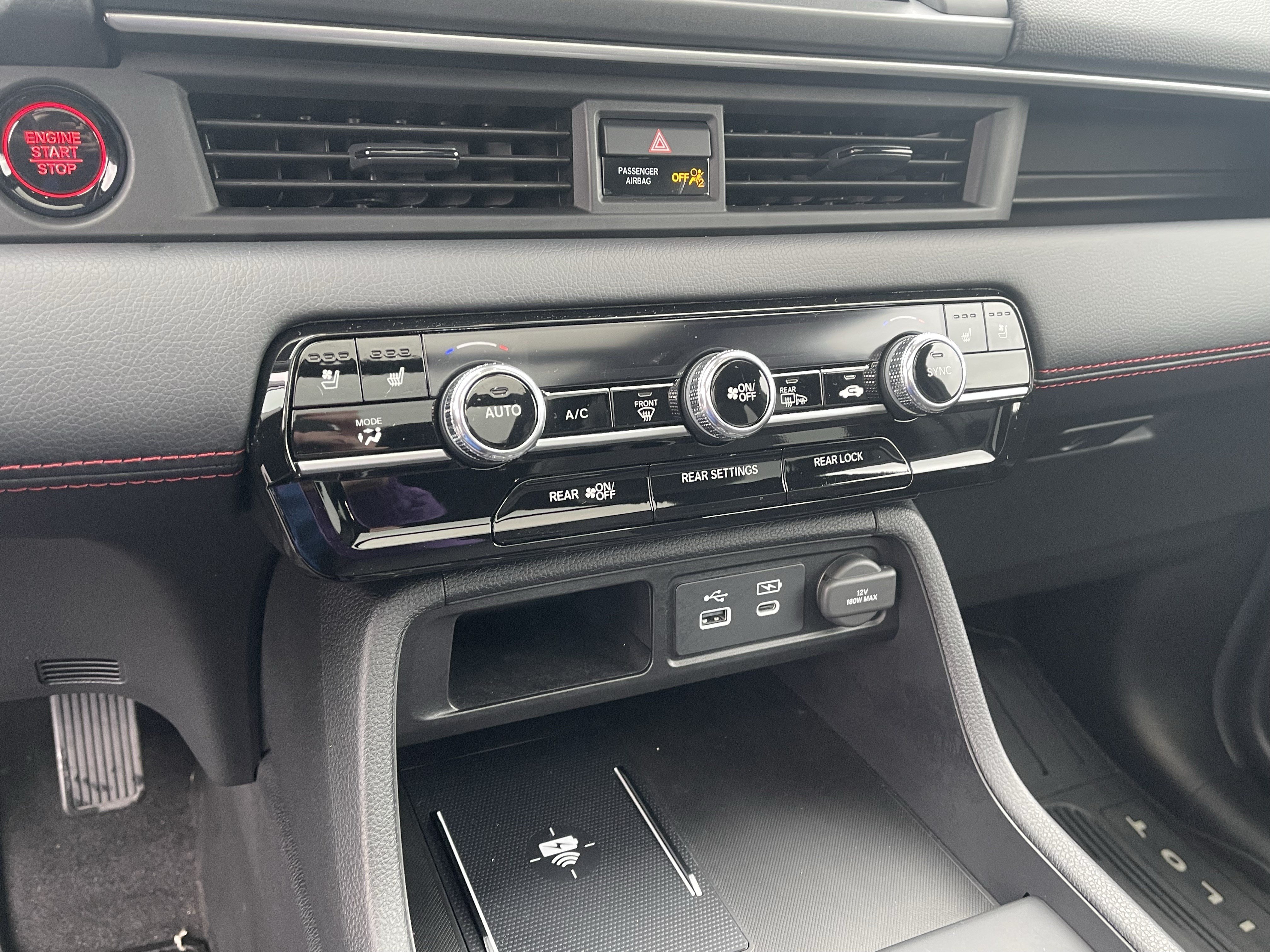 Used 2025 Honda Pilot Black Edition image 25