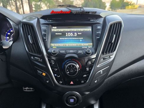 Used 2013 Hyundai Veloster Turbo w/ Ultimate Pkg image 19