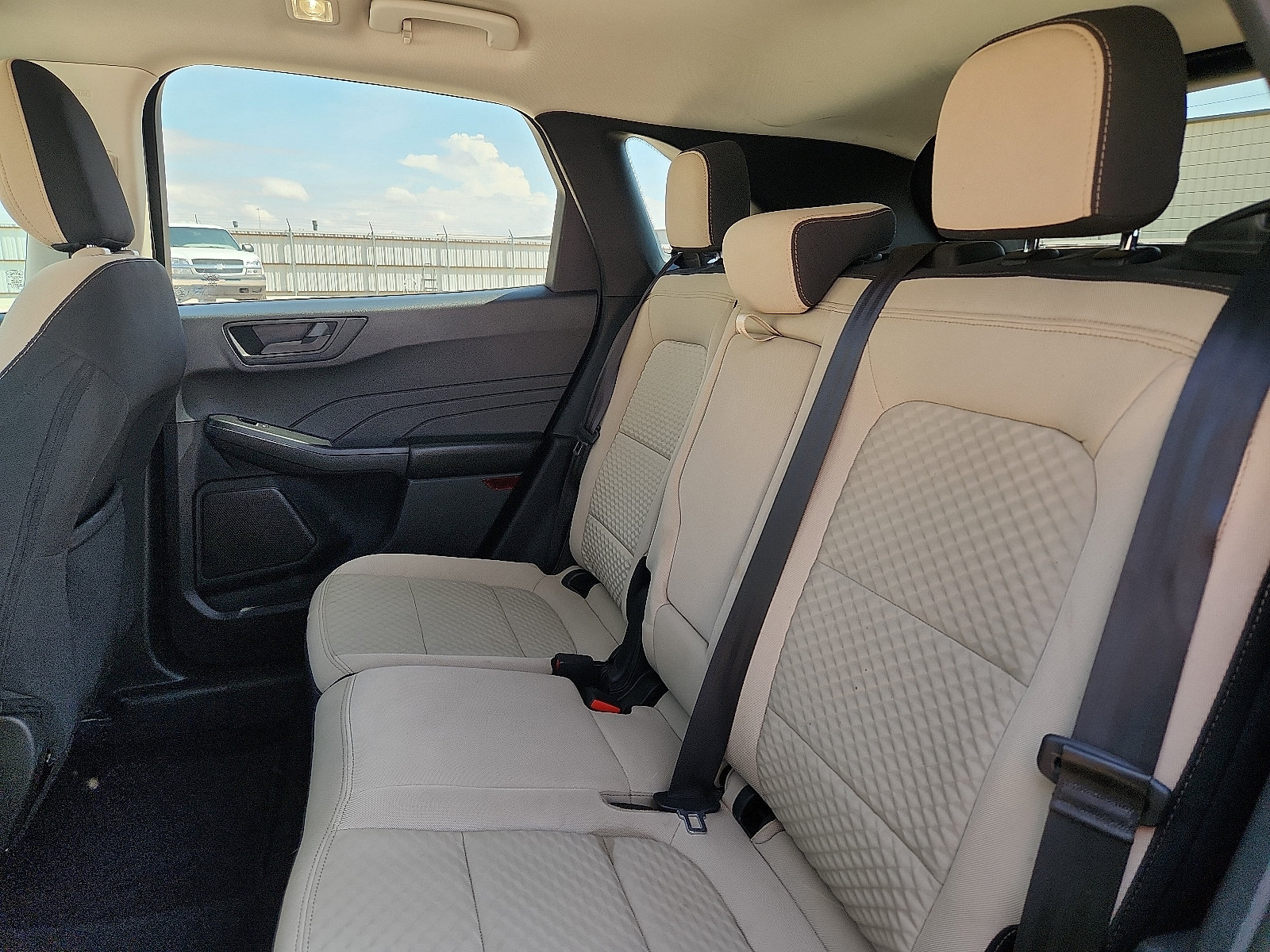 Used 2022 Ford Escape SE w/ Convenience Package FWD image 9
