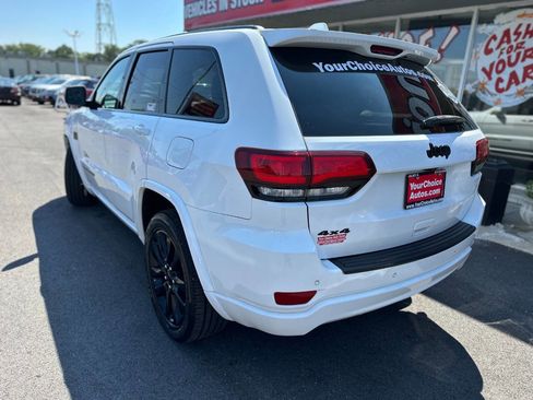 Used 2019 Jeep Grand Cherokee Altitude image 3