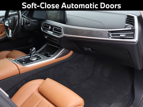 Used 2021 BMW X7 xDrive40i w/ Premium Package image 11