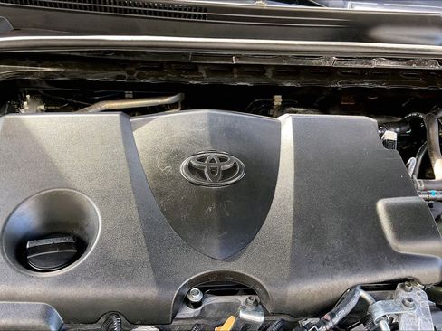 Used 2018 Toyota Camry L image 29