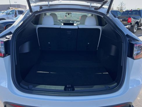 Used 2021 Tesla Model Y Long Range image 15
