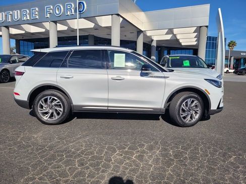 New 2025 Lincoln Corsair Premiere w/ Equipment Group 101A image 4