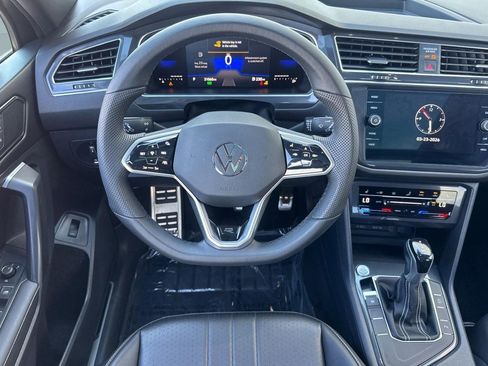 Used 2022 Volkswagen Tiguan SE R-Line image 28