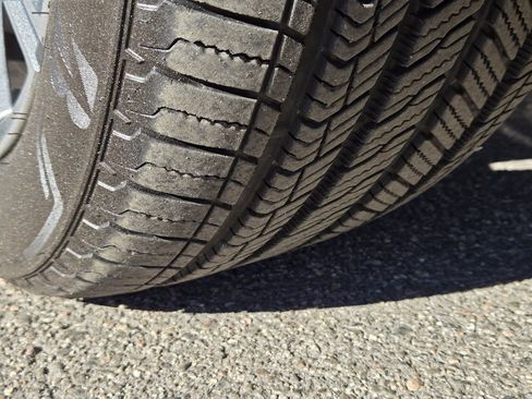 Used 2023 BMW X6 xDrive40i w/ M Sport Package image 12