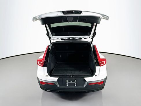 Used 2023 Volvo XC40 B5 Plus AWD/4WD image 27