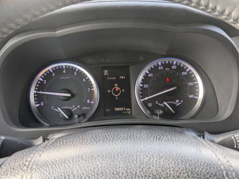 Used 2018 Toyota Highlander XLE w/ Carpet Mat Package (TMS) AWD/4WD image 19