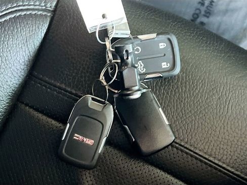 Used 2022 GMC Sierra 3500 Denali w/ Denali Ultimate Package image 33