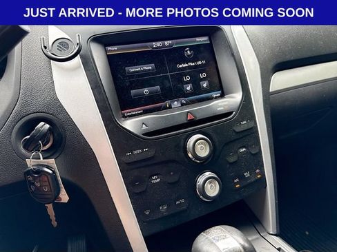 Used 2015 Ford Explorer XLT w/ Equipment Group 202B AWD/4WD image 14