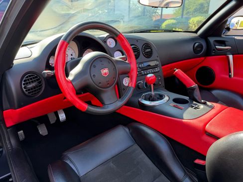 Used 2004 Dodge Viper SRT-10 image 12