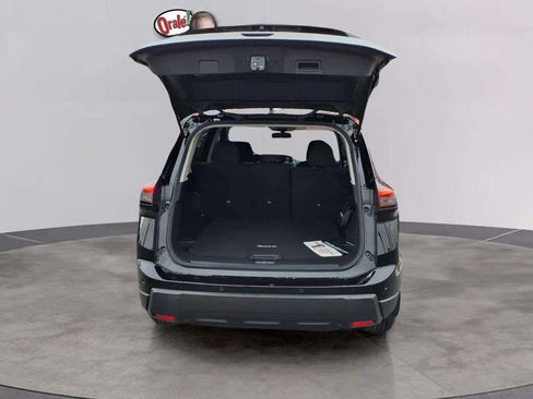 Used 2025 Nissan Rogue S FWD image 19