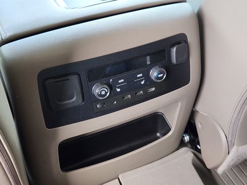 Used 2018 GMC Yukon SLT w/ Open Road Package RWD image 32