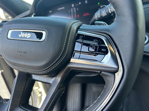 Used 2023 Jeep Grand Cherokee Overland w/ Advanced Protech Group III AWD/4WD image 16