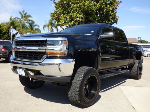 Used 2017 Chevrolet Silverado 1500 LT AWD/4WD image 7