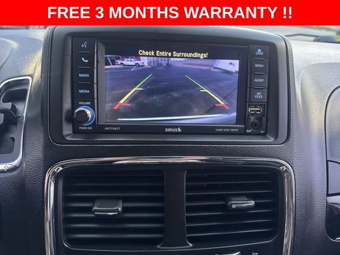 Used 2019 Dodge Grand Caravan SXT FWD image 18