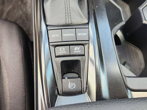 Used 2025 Toyota Camry LE image 18