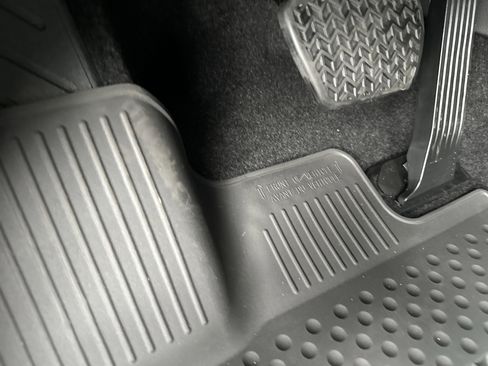 New 2025 Toyota RAV4 XLE Premium image 17