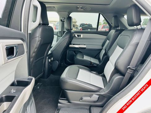 Used 2024 Ford Explorer XLT w/ Equipment Group 202A AWD/4WD image 30