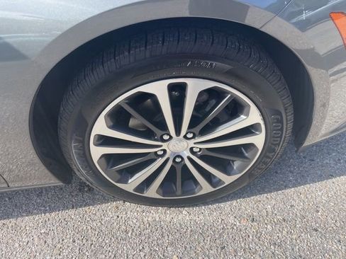 Used 2018 Buick Regal Essence w/ Driver Confidence Package #1 FWD image 7