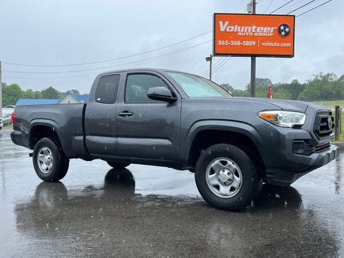 Used 2022 Toyota Tacoma SR w/ SR Convenience Package RWD image 1