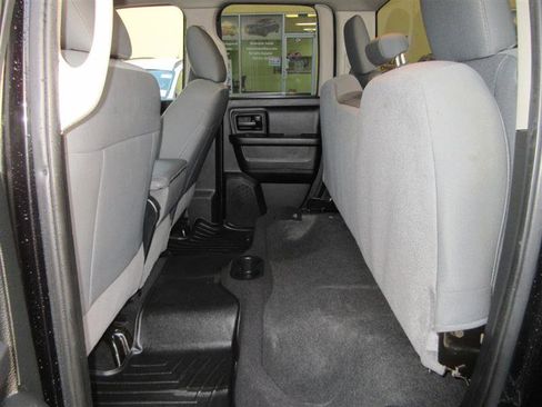 Used 2018 RAM 1500 Express w/ Express Value Package image 20