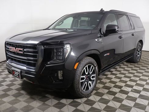 Used 2023 GMC Yukon XL AT4 w/ AT4 Premium Plus Package AWD/4WD image 15