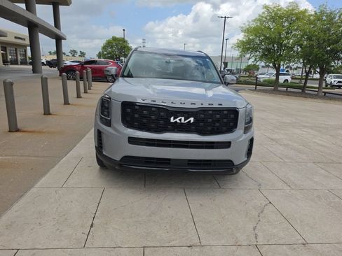 Used 2022 Kia Telluride EX w/ EX Premium Package AWD/4WD image 2
