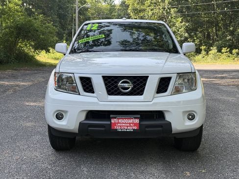 Used 2012 Nissan Frontier PRO-4X AWD/4WD image 2