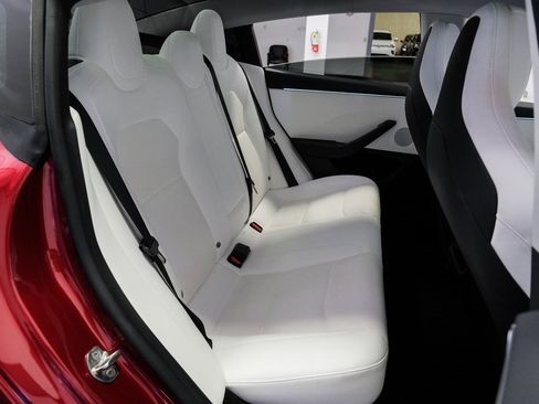 Used 2024 Tesla Model 3 Performance image 38