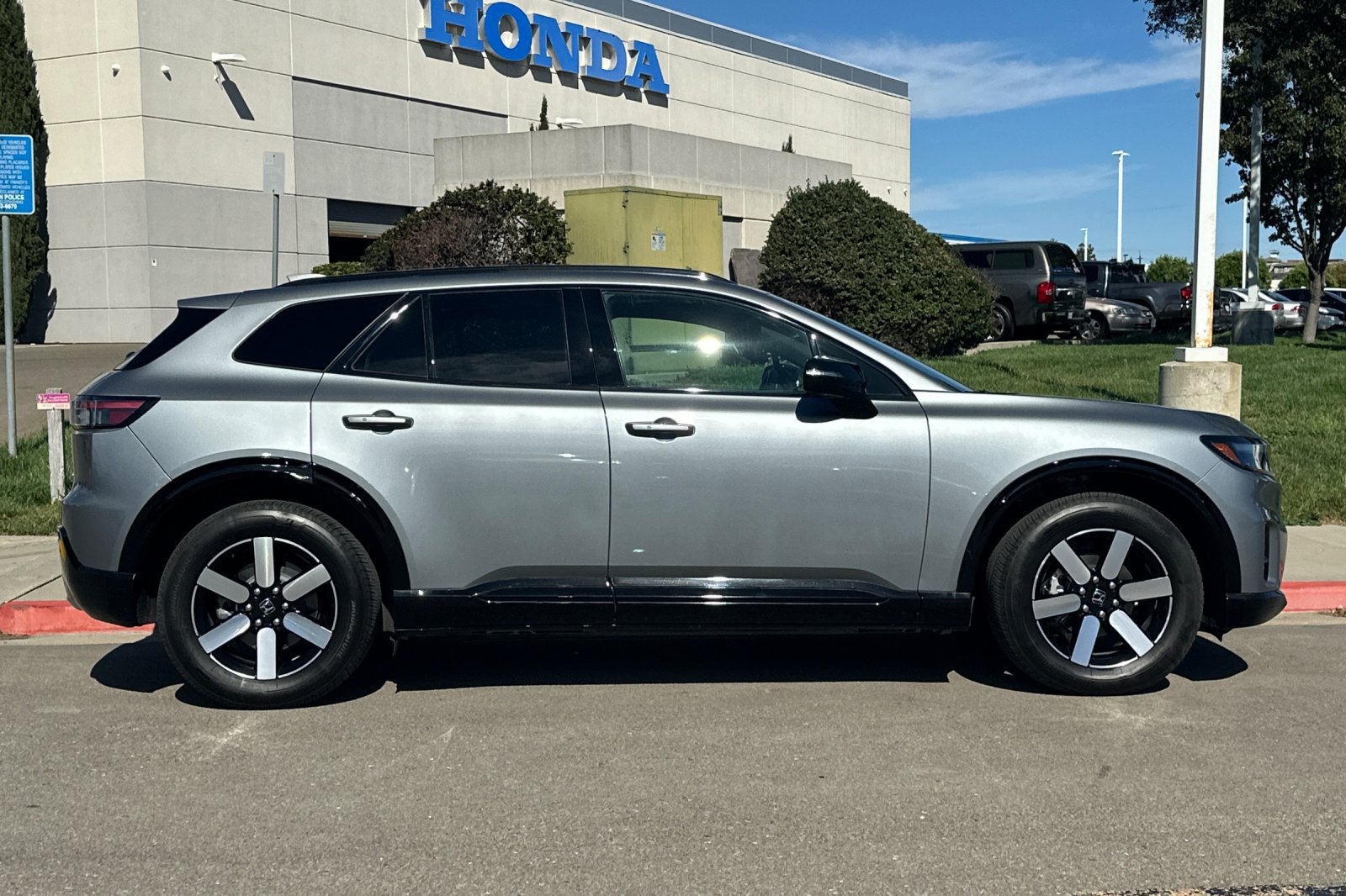 Used 2025 Honda Prologue Touring image 3