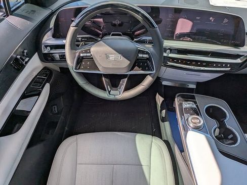 New 2026 Cadillac Lyriq Luxury image 17