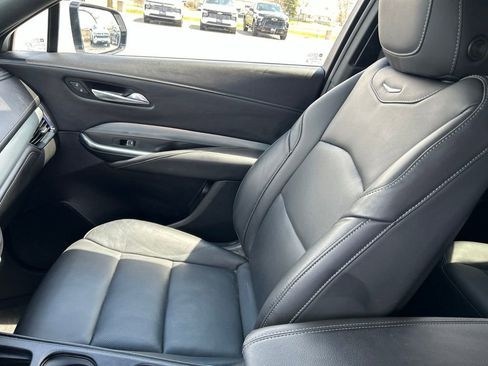 Used 2023 Cadillac XT4 Premium Luxury w/ Technology Package AWD/4WD image 25