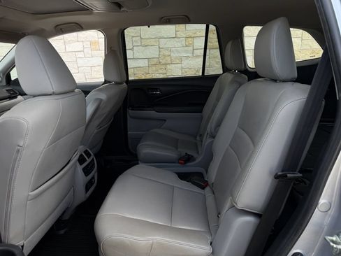 Used 2020 Honda Pilot Touring image 28