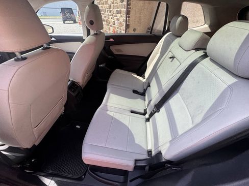 Used 2019 Volkswagen Tiguan SEL AWD/4WD image 17