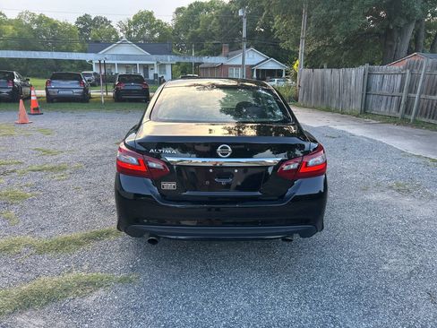 Used 2018 Nissan Altima 2.5 S FWD image 5