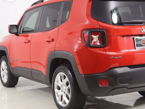 Used 2017 Jeep Renegade Latitude w/ Popular Equipment Group AWD/4WD image 20