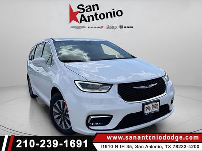 Used 2022 Chrysler Pacifica Touring-L