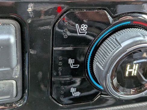 Used 2023 Chevrolet Silverado 1500 High Country image 25