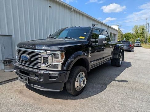 Used 2021 Ford F450 Platinum w/ FX4 Off-Road Package image 3