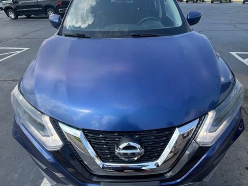 Used 2017 Nissan Rogue S FWD image 1