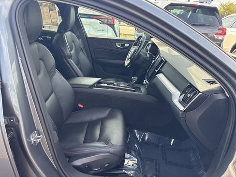 Used 2020 Volvo V60 T5 Cross Country AWD/4WD image 10