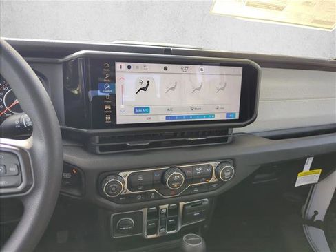 New 2026 Jeep Gladiator Sport image 9